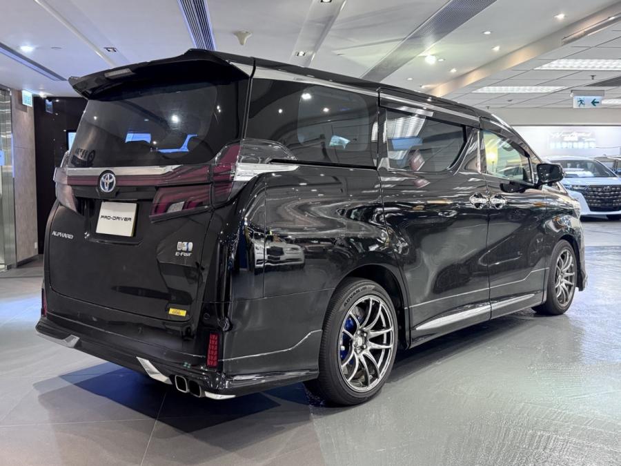 ALPHARD 2.5 HYBRID - Image 2